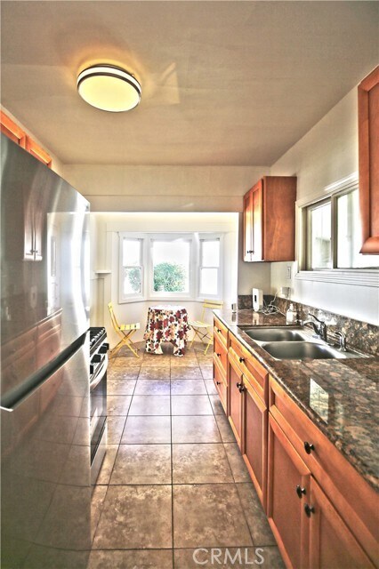 Foto del edificio - 325 Pasadena Ave