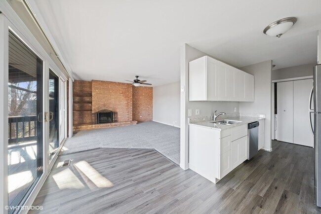 Foto del edificio - 5515 Lakeside Dr