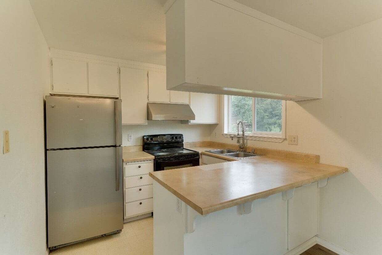 Foto del edificio - CLICK "REQUEST A TOUR" NOW!