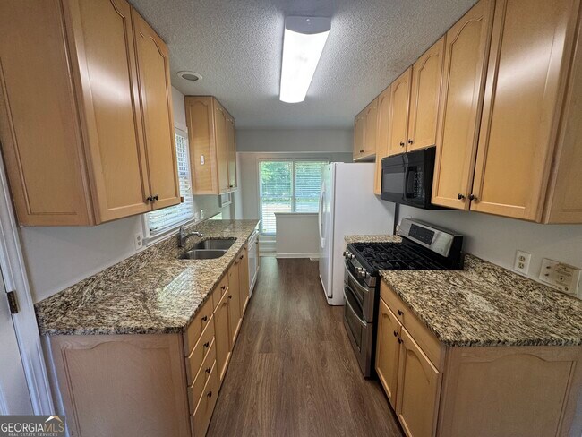 Foto del edificio - 207 Kentwood Dr