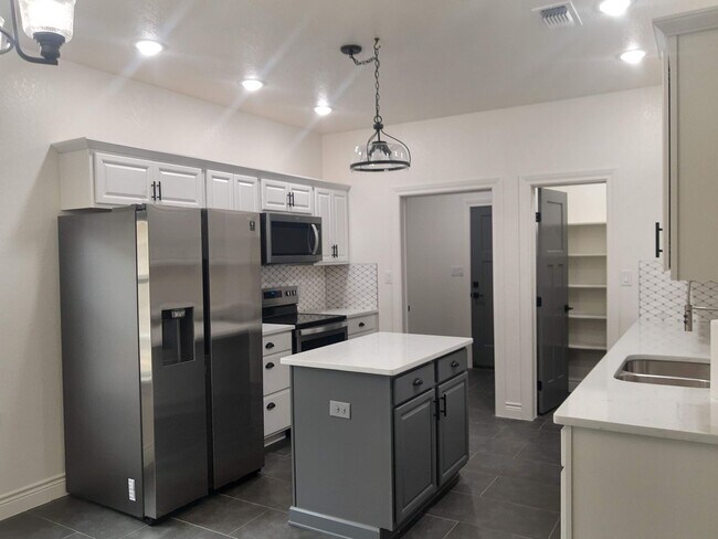 Foto del edificio - Kerrville, TX  Custom Build Home Ready for Immediate Move In