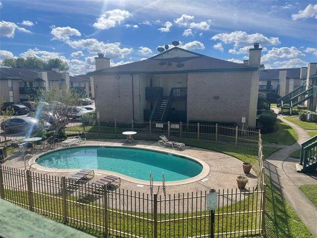 Foto del edificio - 18045 Saturn Ln