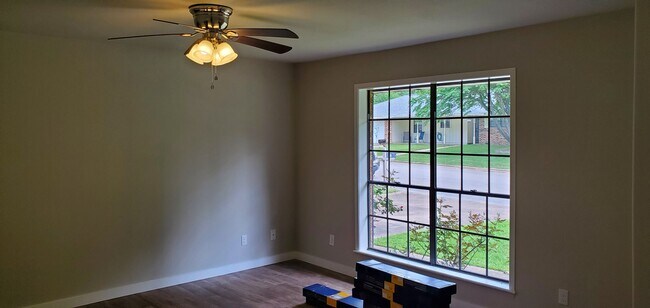 Foto del edificio - 419 Willow Oak St