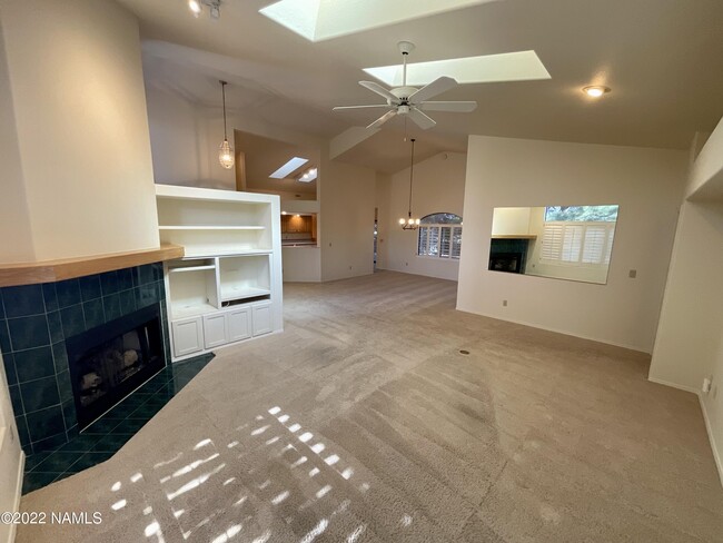 Building Photo - 4571 E Flintwood Ln