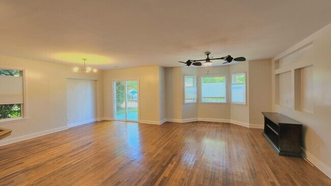 Foto del edificio - 206 Berry Rd