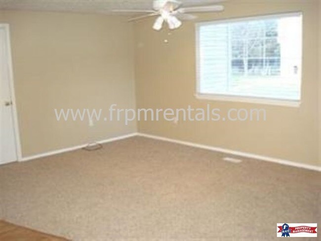 Foto del edificio - 2183 S Stephen Ave