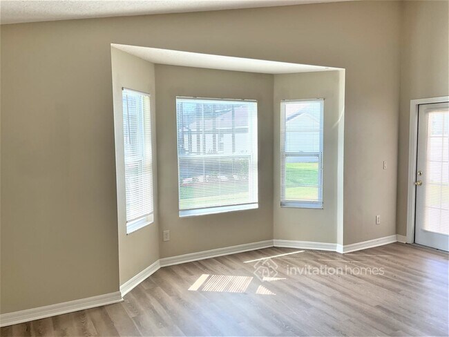 Foto del edificio - 165 Harwood Cir