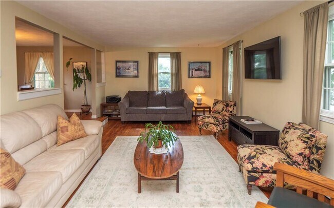 Foto del edificio - 80 Bliss Mine Rd