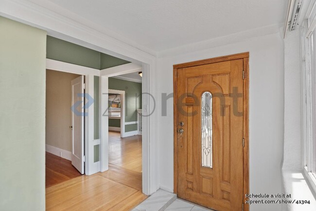 Building Photo - 850 40th St