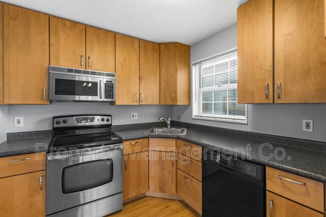 Building Photo - 9159 Wrenwood Ln