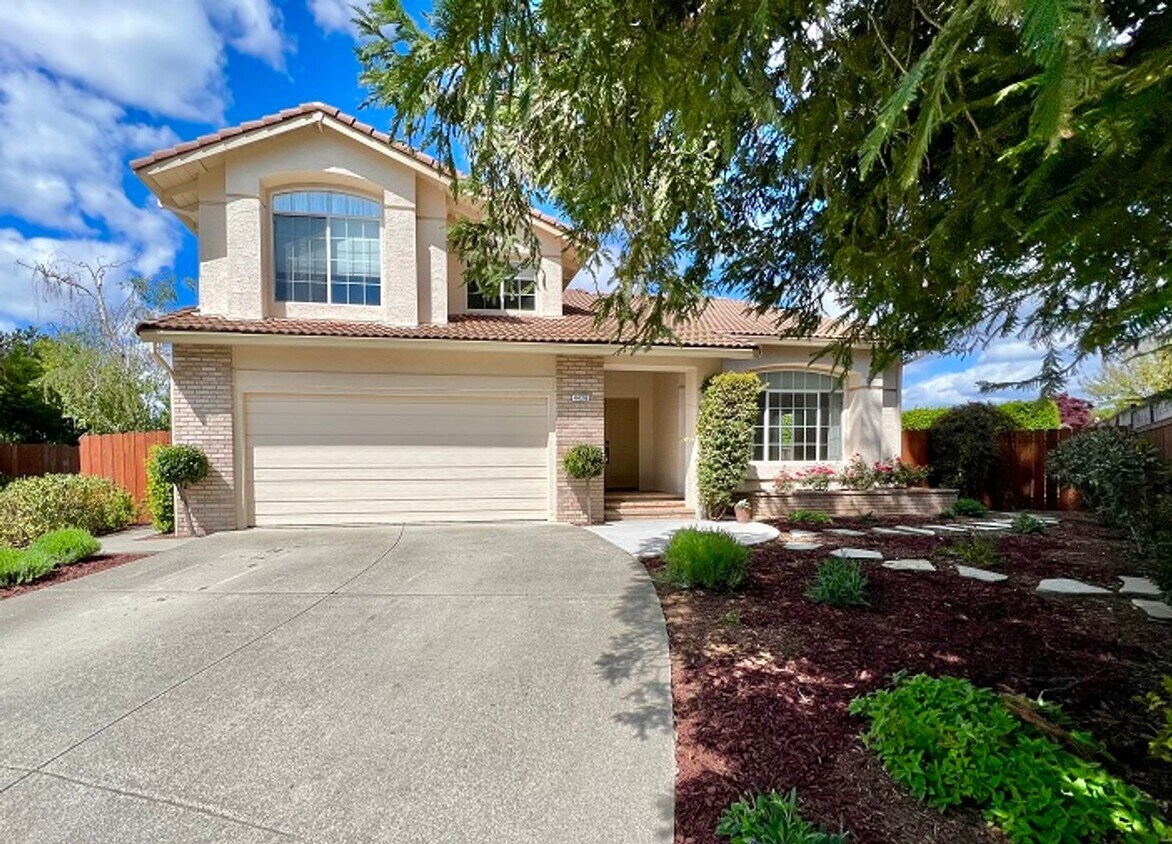 Primary Photo - Beautiful Four Bedroom North Napa Home