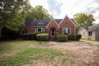 Building Photo - 1708 Slade Dr