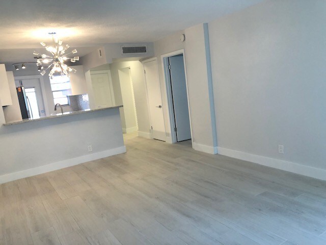 Building Photo - 1333 E Hallandale Beach Blvd