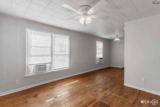 Building Photo - 2714 Sherman Rd