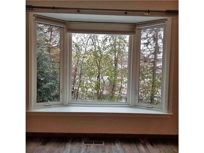 Building Photo - Awesome golden valley townhouse with 2 beds and 2.5 baths available 6/1/2024!