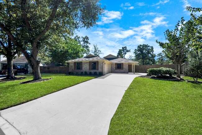 Building Photo - 2102 Rolling Glen Dr