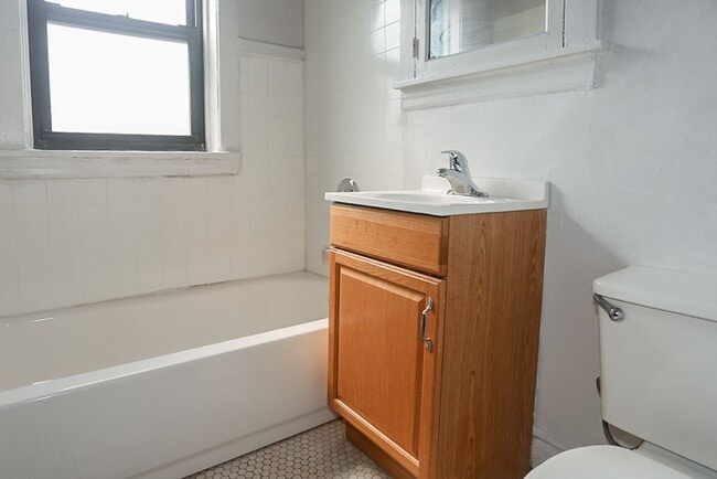 Building Photo - 2607 W Gunnison St