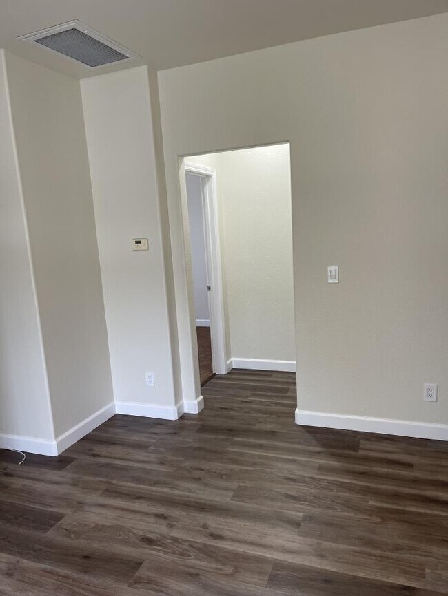 Foto del edificio - 1 bedroom in Santa Rosa CA 95409