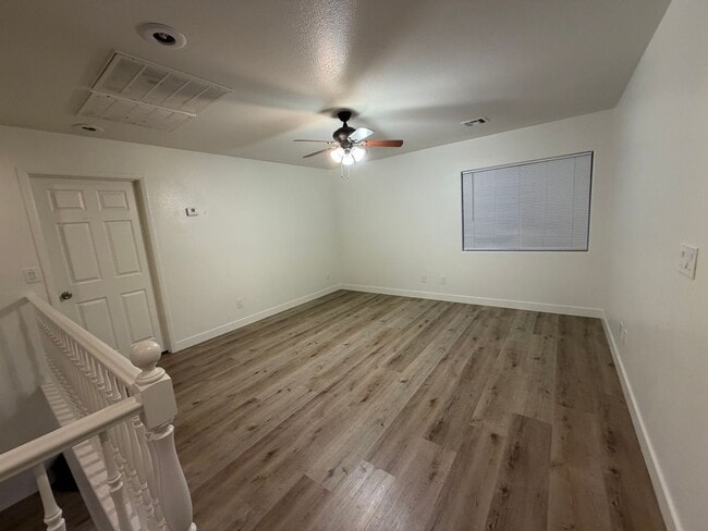 Building Photo - Mountain's Edge 3 Bed 3.5 Bath home in the Southwest. 1 Bed downstairs!