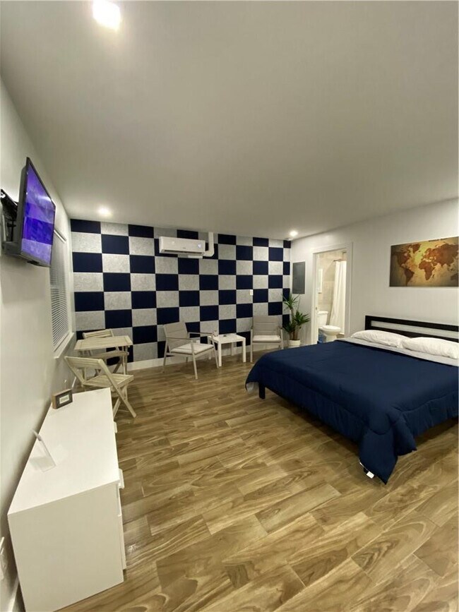 Foto del edificio - 902 NE 38th St