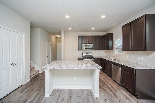 Building Photo - 24711 Allori Ct