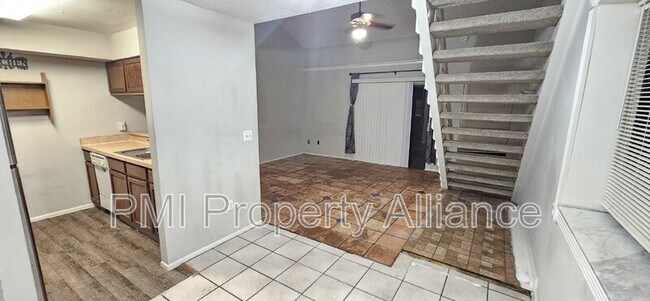 Building Photo - 2745 Tally Ho Ave