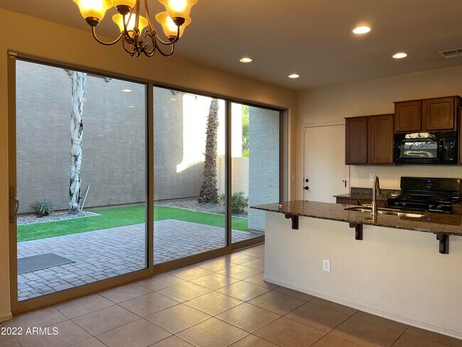 Foto del edificio - 4756 E Bonanza Rd