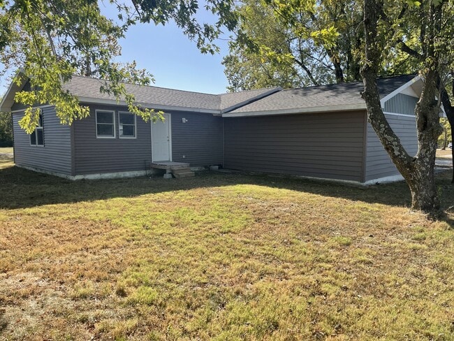 Building Photo - 12542 Bullock Rd