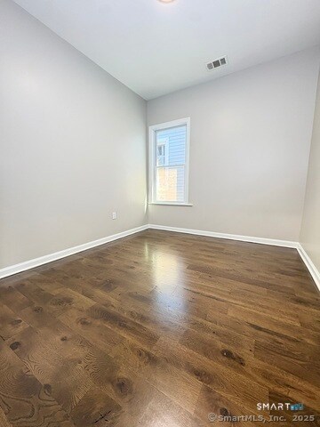 Foto del edificio - 126 Burroughs St