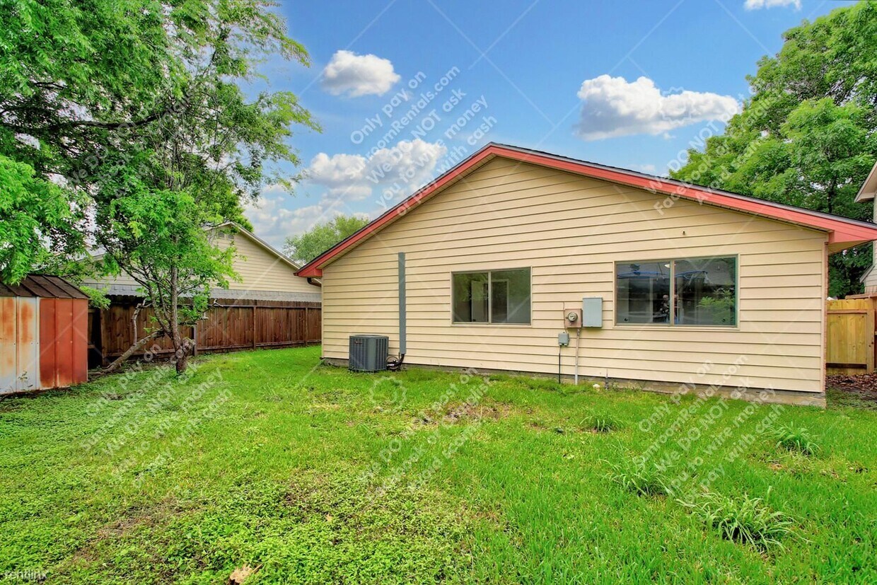 Primary Photo - 3 br, 2 bath House - 15327 N Silver Green Dr