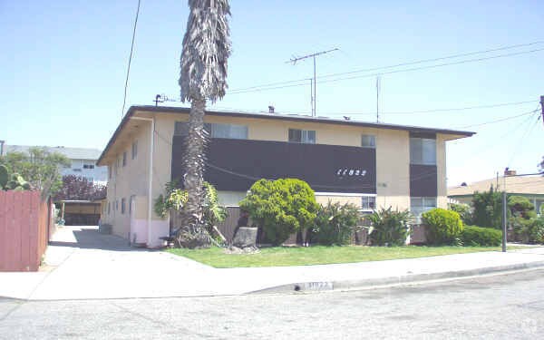 Foto del edificio - 11822 Manor Dr