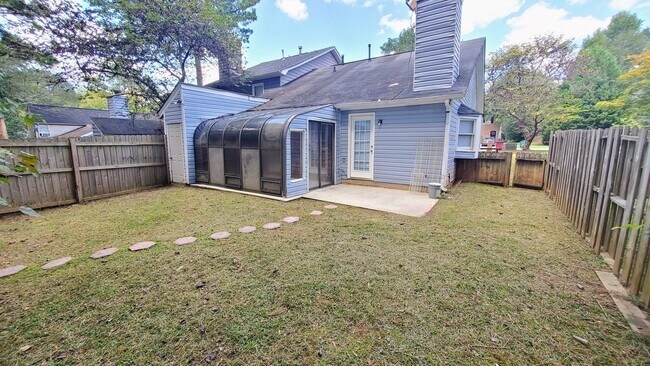 Building Photo - 8094 Woodlake Dr