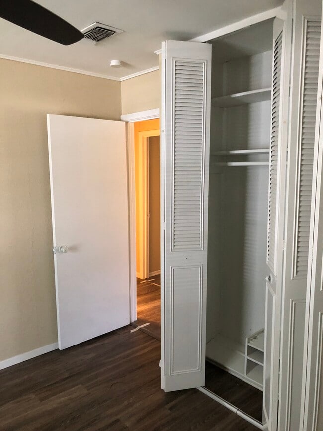 Building Photo - 8630 Elk Runner St