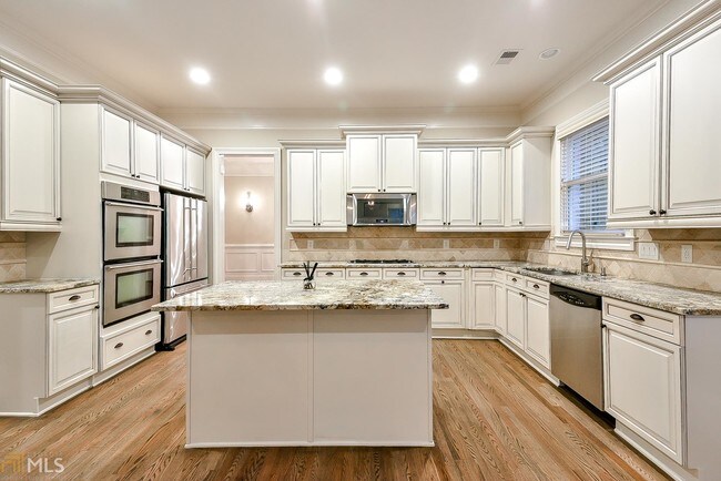 Building Photo - 6228 Mount Vernon Oaks Dr