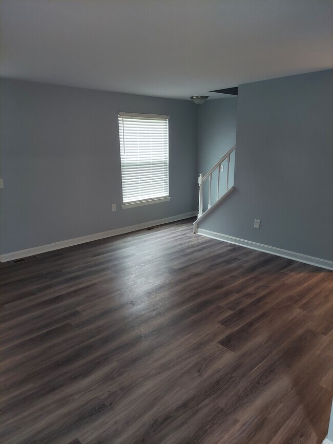 Building Photo - 45 Fox Run Ct