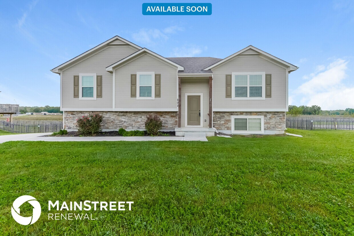 Primary Photo - 202 Golfview Dr