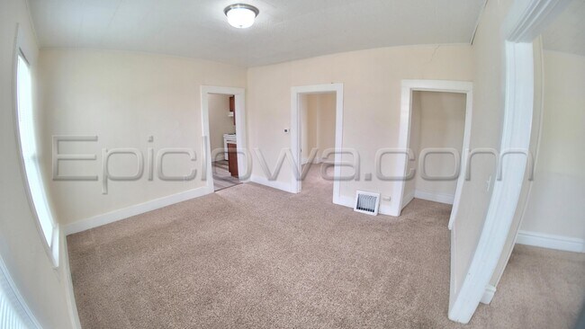 Foto del edificio - 1001 C Ave NW