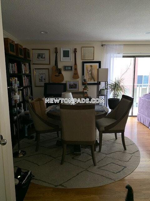 Foto del edificio - 320 Hammond Pond Pkwy