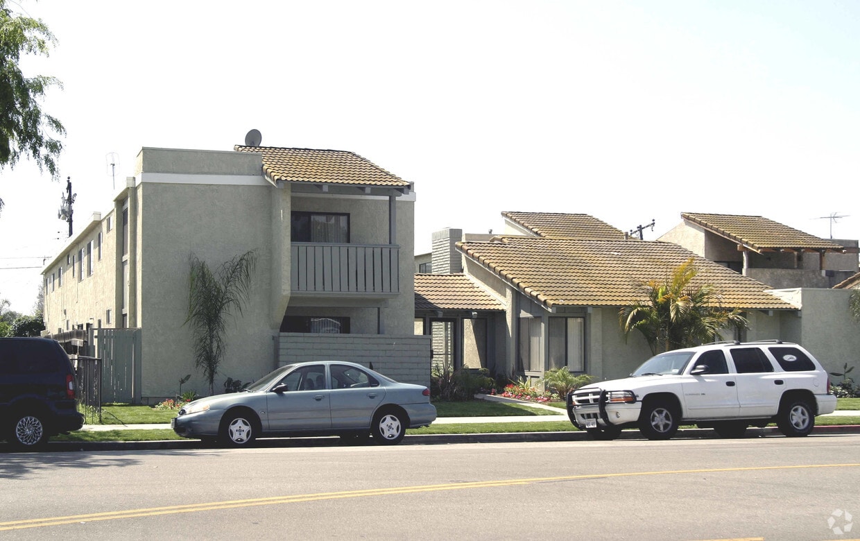 Foto principal - 2930 E 70th St