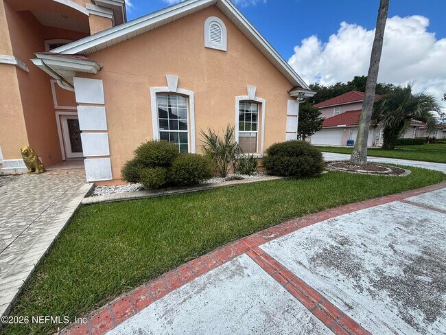 Foto del edificio - 4314 Boat Club Dr