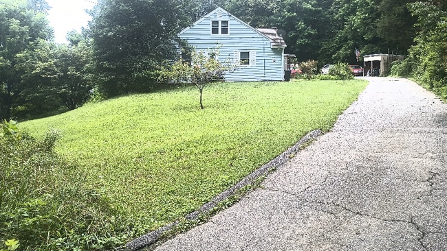Building Photo - 2206 Ridge Rd