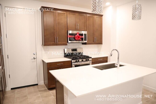 Building Photo - 4077 S Sabrina Dr