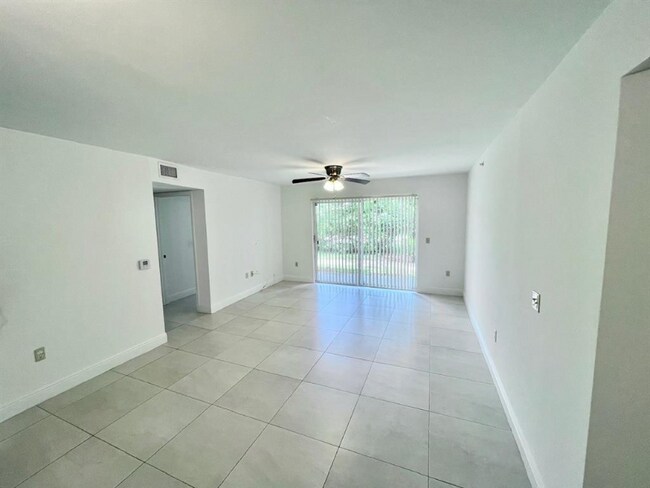 Foto del edificio - 4199 N Haverhill Rd