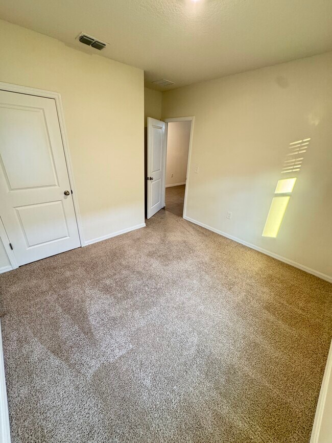 Building Photo - 356 Hickory Course Radl