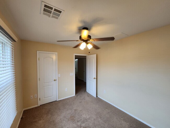 Foto del edificio - 15813 N 171st Dr