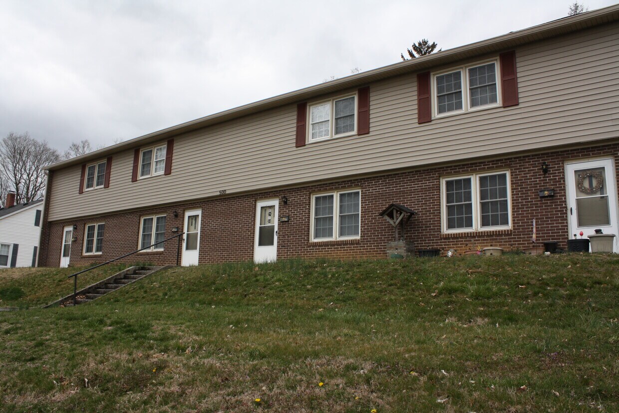 Front of Building - 500 E North St