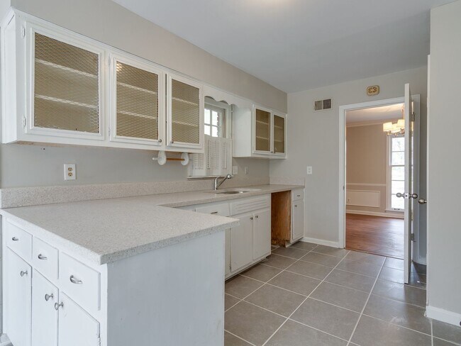 Foto del edificio - Completely redone luxury 3 bedroom rental ...