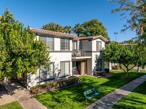 Building Photo - Canterra