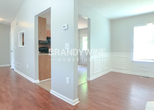 Foto del edificio - 581 Twin Oaks Ln