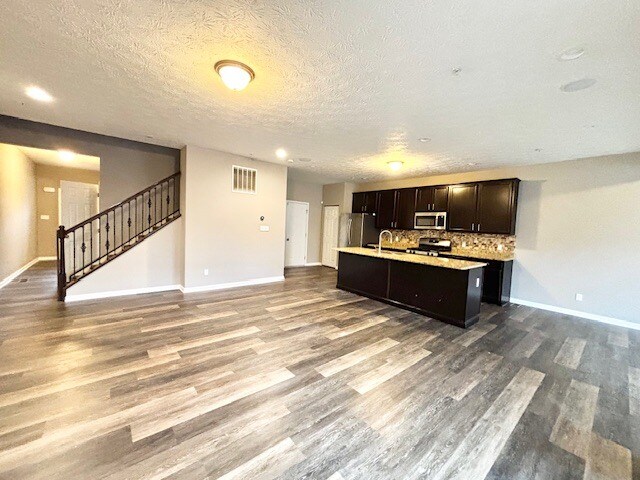 Foto del edificio - 6469 Lindsey Ln